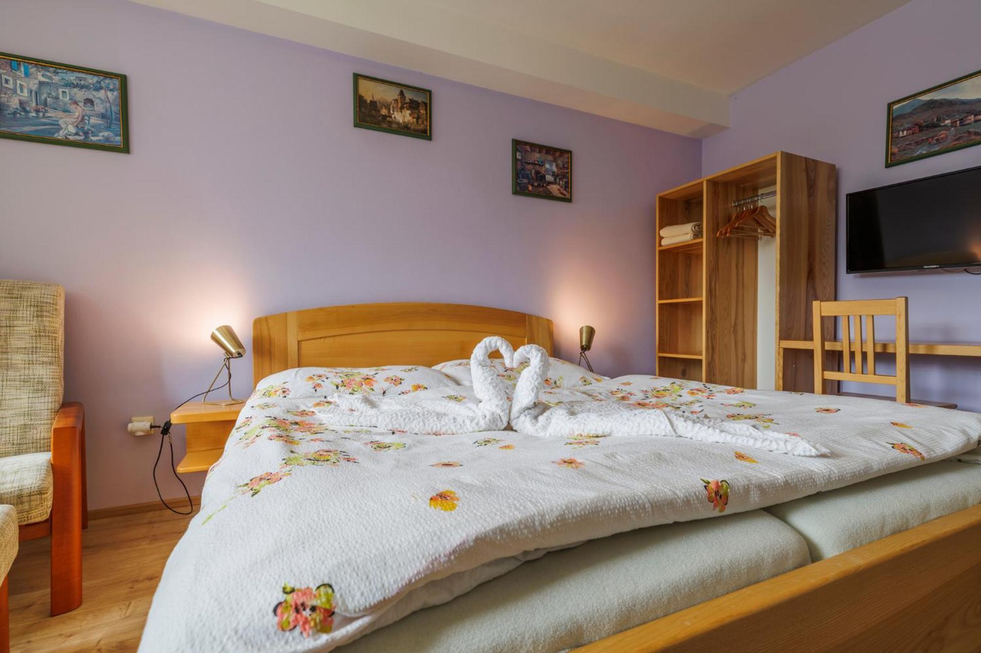 Hotel Kacenka กราลิกี ภายนอก รูปภาพ