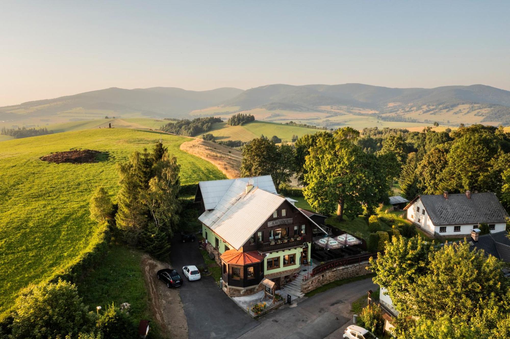 Hotel Kacenka กราลิกี ภายนอก รูปภาพ